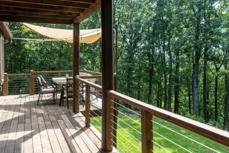 Cozy 2 Bedroom Cabin Nestled In Wooded Hideaway Monterey Kültér fotó